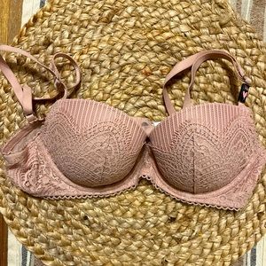 Victoria’s Secret Bra - Dream Angels Collection 34B (Lacey Light Pink) BRAND NEW